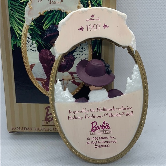 Vintage Hallmark Holiday Traditions Barbie 1997 - Picture 3 of 4